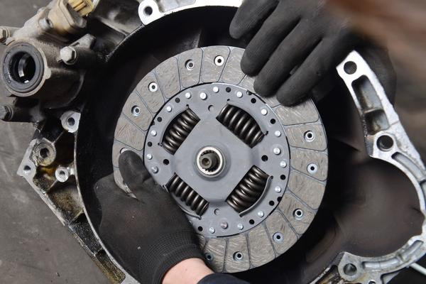 Chevy-Ford-Dodge-Clutch-Repair-Experts-in-North-Tacoma-WA